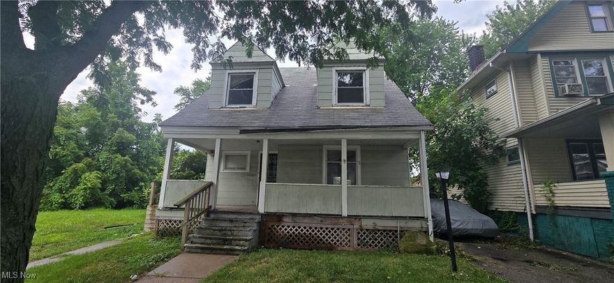 This Cleveland home offers large living room, dinning room and eat-in kitchen.   2 bedroom and full bath on 2nd floor with additional attic space.  Full basement, fenced back yard with 3 car garage great for anyone.  Short distance to highway , shopping and schools.