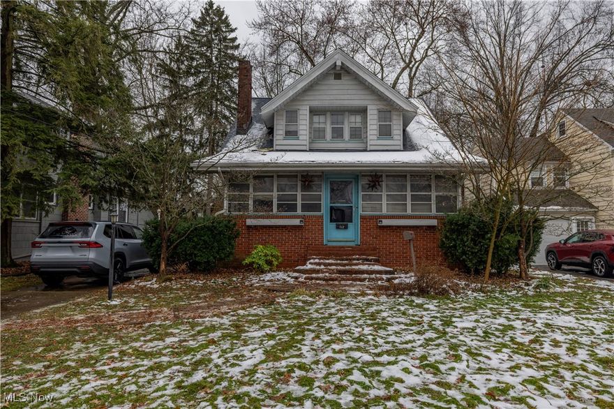 A true diamond in the rough! With a bit of sweat equity, this spacious home can easily be brought back to life. Offering 4 bedrooms and 1.5 bathrooms, this property features hardwood floors and a functional layout with plenty of potential.
The main floor includes a large living room, a full bathroom, kitchen, and a conveniently located bedroom. Upstairs, you’ll find the primary bedroom with walk-in closets, along with another generously sized bedroom with walk in, and a smaller bedroom to finish off the upstairs.
Additional highlights include a 2018 hot water tank, a large fenced-in yard, and a two-car garage—perfect for storage, hobbies, or parking.