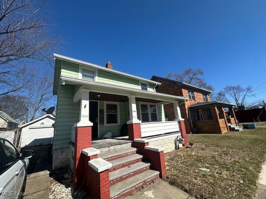 2-bedroom/1 bath colonial, great for owner occupants and investors (rent would be around $950). Features include aluminum siding, upgraded electric panel, high-efficiency furnace, newer hot water tank, 1-car garage and driveway for plenty of off-street parking, fenced yard. Great location near shopping, schools, freeway access and more! Just a little work to make this house yours!