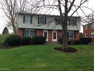 Don't miss your chance at this beautiful falls home! # bed room 1.5 bath! like new! Call today to set up a showing!