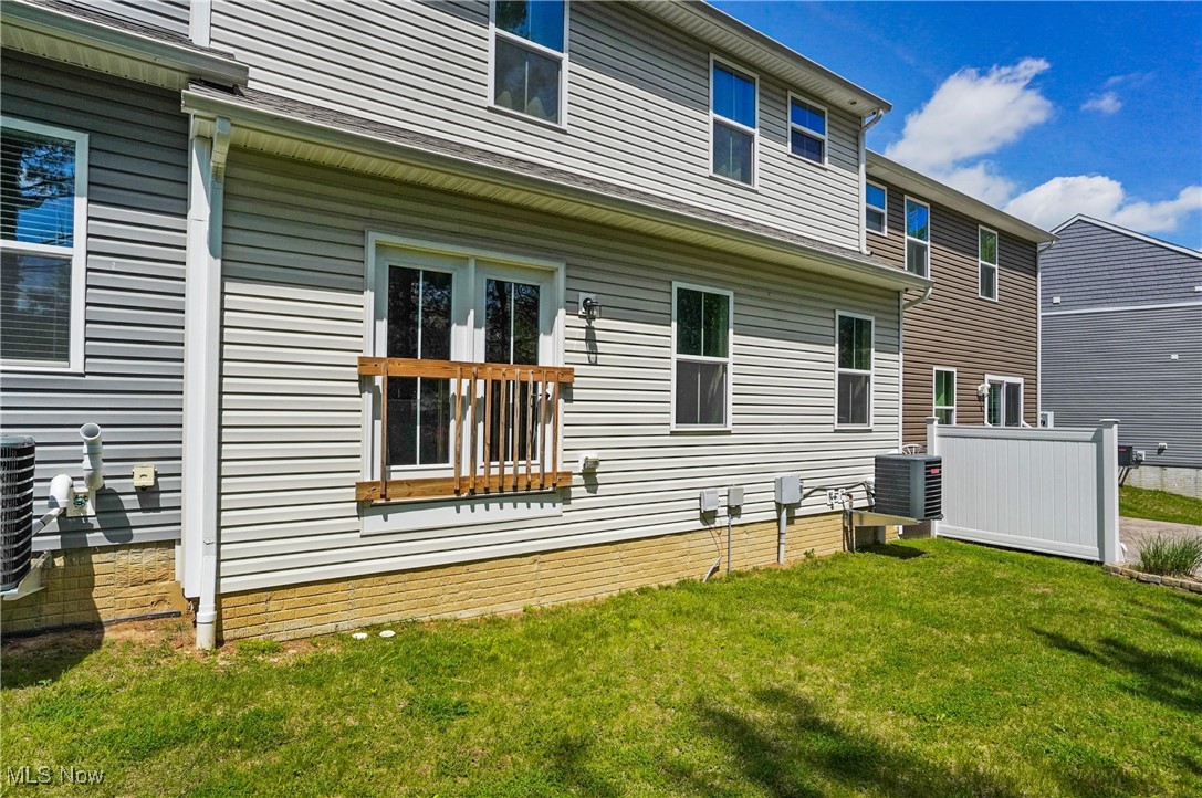 1632 Cypress Court, Stow, Ohio image 2
