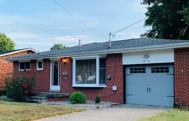 Nice Brick Ranch home with numerous updates! This is a rare find and this home won't last long!! Beautiful hardwood floors throughout! Spacious eat in kitchen with updated cabinets/counters, stainless appliances and ceramic floors! This home has 3 bedrooms, and 1.5 baths. The main bath has been updated with a tiled shower and newer vanity. The lower level features a recreation room and family room. This is a great Vienna location on a dead end street. Nice level lot with a single car garage! Hurry! Hurry! Hurry!