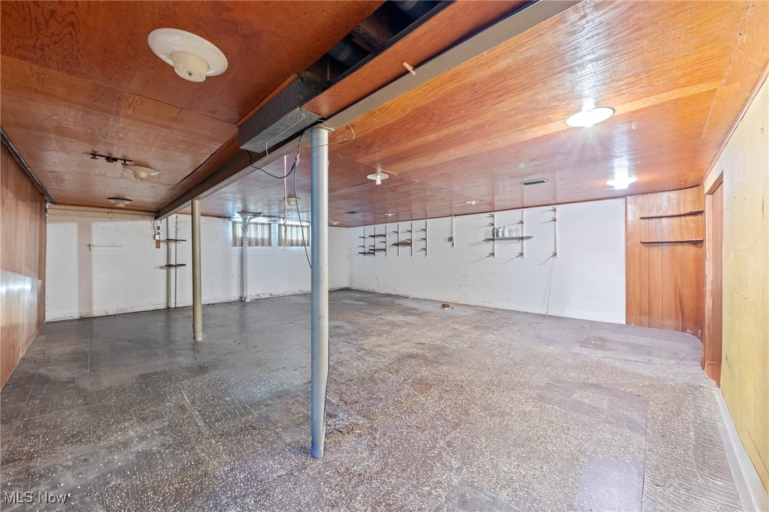 Highland Heights, Ohio 44143, United States, 3 Bedrooms Bedrooms, ,2 BathroomsBathrooms,Residential,Pending,235468