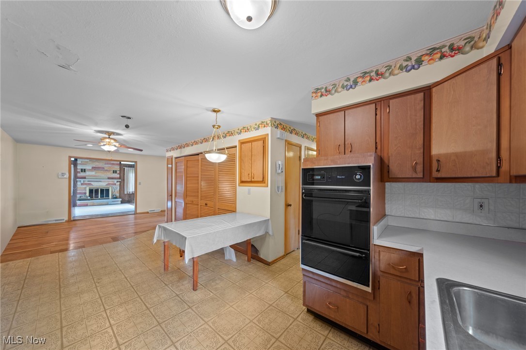 Highland Heights, Ohio 44143, United States, 3 Bedrooms Bedrooms, ,2 BathroomsBathrooms,Residential,Pending,235468