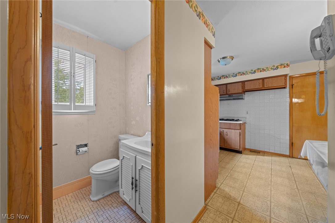 Highland Heights, Ohio 44143, United States, 3 Bedrooms Bedrooms, ,2 BathroomsBathrooms,Residential,Pending,235468