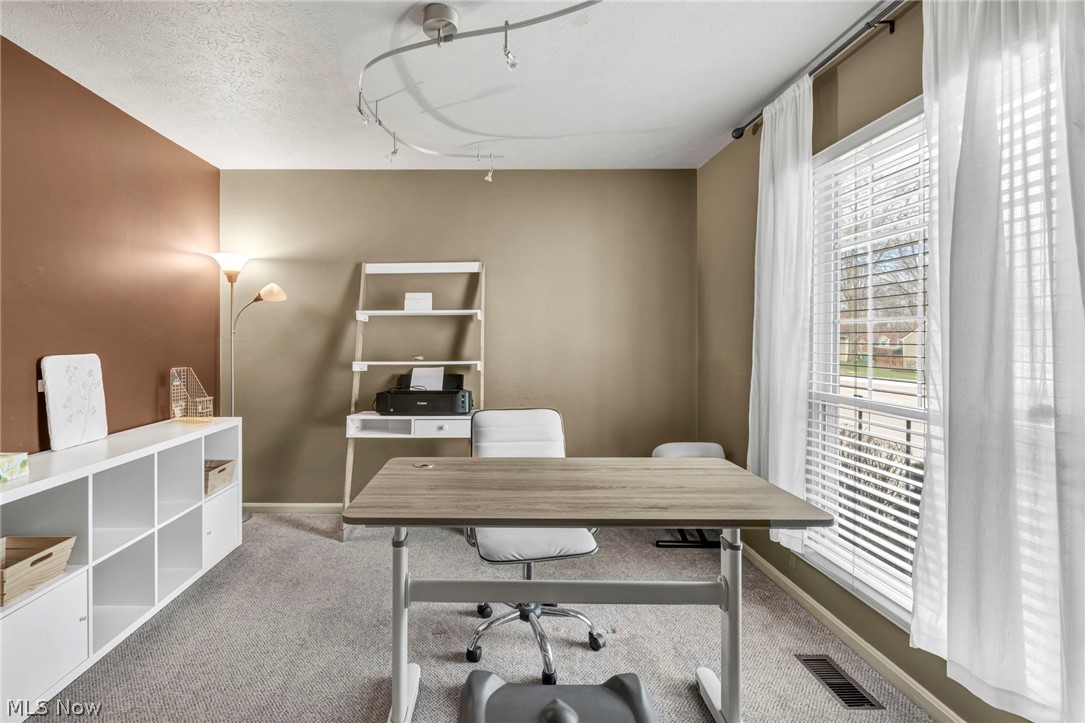 Pinetree Lane Condo - Residential