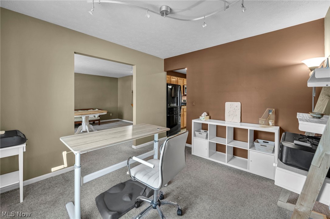 Pinetree Lane Condo - Residential