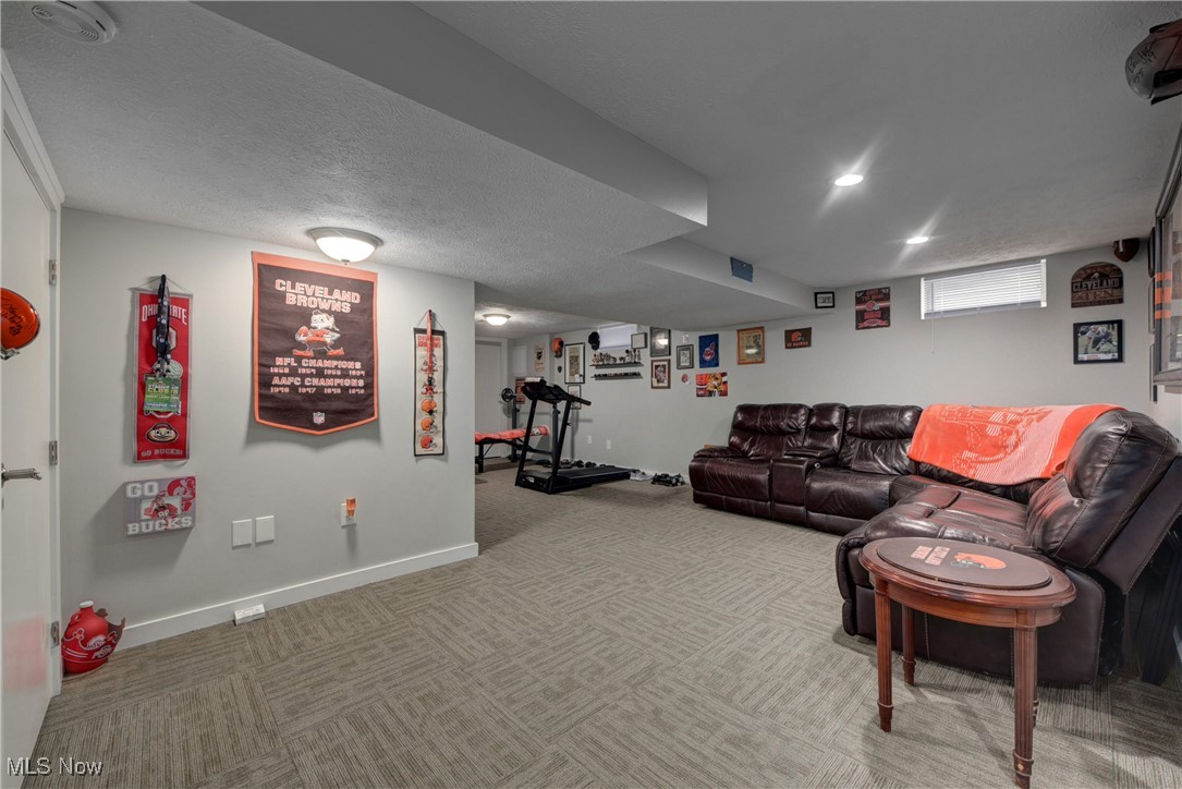 14931 Regency Drive, Strongsville, Ohio image 39