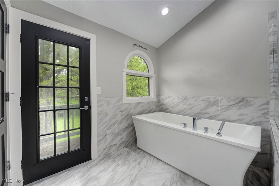 14931 Regency Drive, Strongsville, Ohio image 28