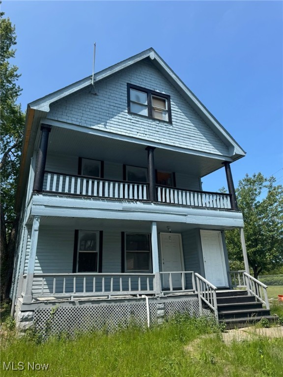 This duplex offers a fantastic opportunity for seasoned and first-time investors or those interested in house hacking! Each unit boasts 1 spacious bedroom and 1 bathroom. Many new updates include new roof, updated plumbing and electrical. Both units are identical with updated kitchen, bathroom, and fresh paint throughout. Don't miss out on this incredible opportunity to invest in a high-potential duplex. You don't want to miss this one schedule your showing today!