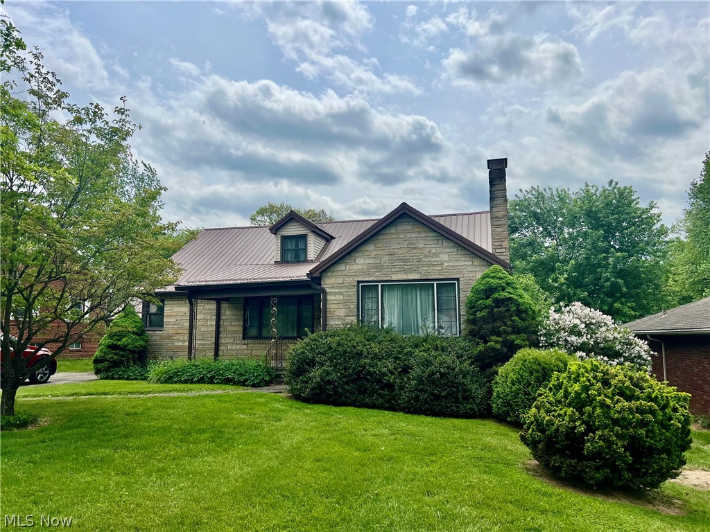 Photo 1 of 24 — 528 Harding Road, Zanesville, OH 43701