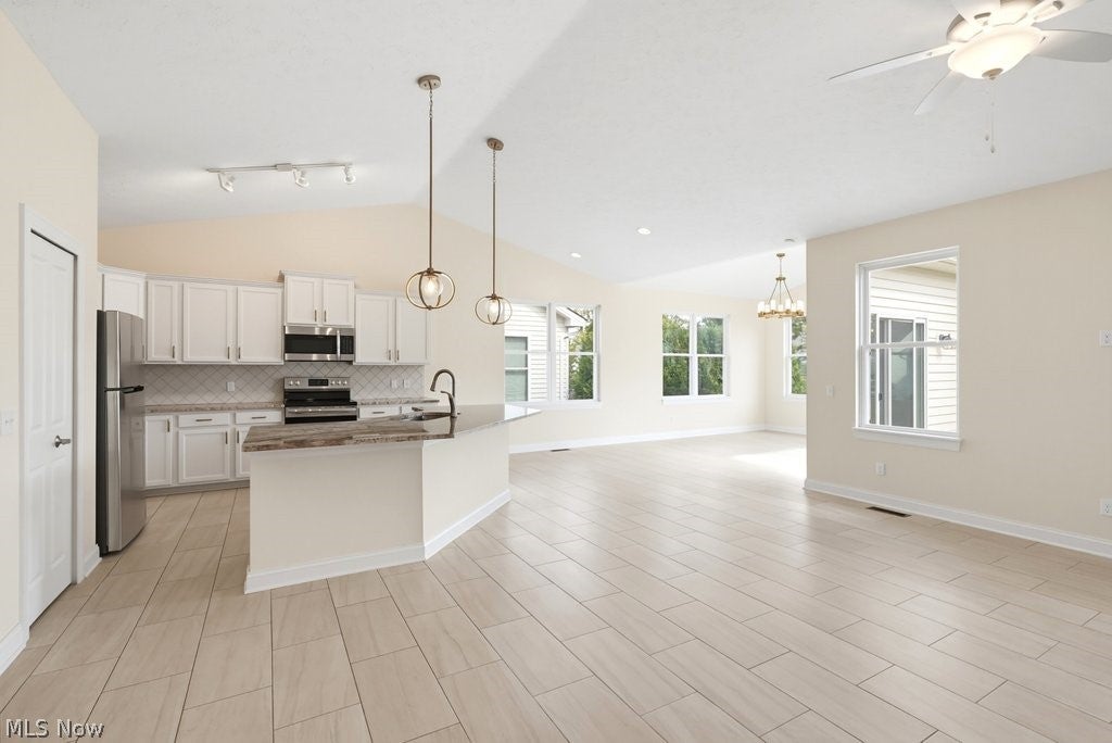 22311 Oxbow Path