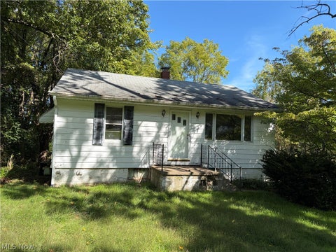 Homes For Sale - 1235 E Turkeyfoot Lake Road<br/> Akron, OH 44312