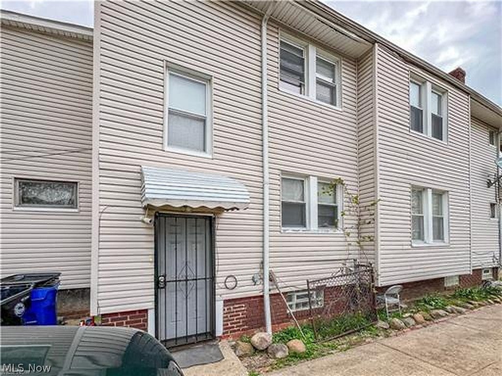 3876 E 143rd Street