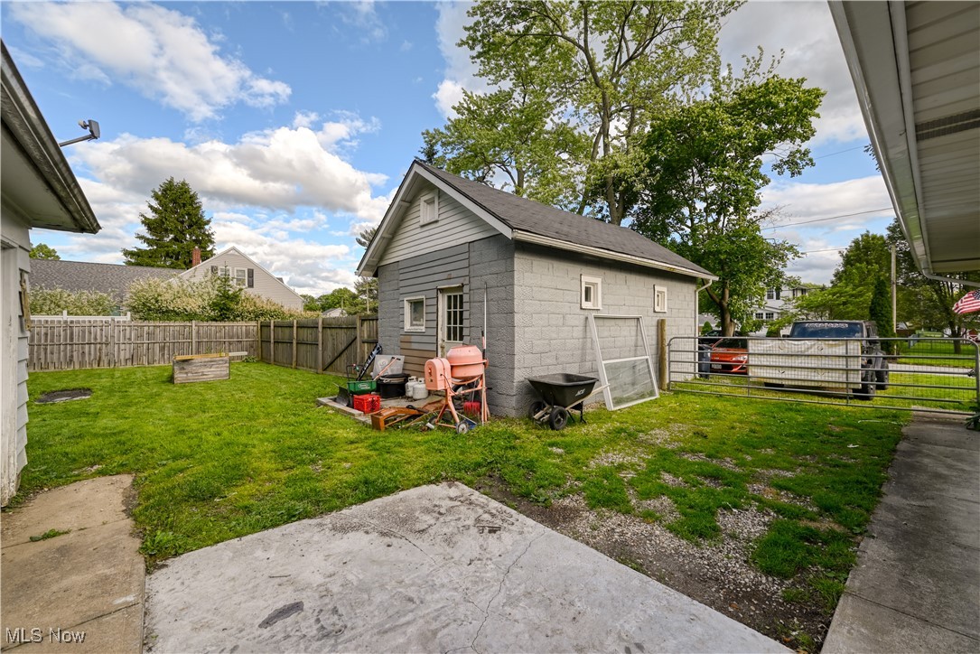 2161 Savoy Avenue, Akron, Ohio image 39