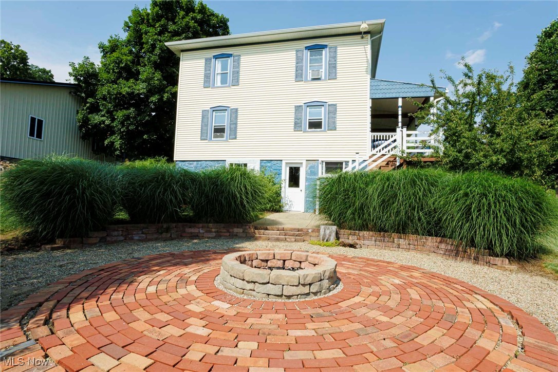 Dundee, Ohio 44624, United States, 4 Bedrooms Bedrooms, ,1 BathroomBathrooms,Residential,Active,187310