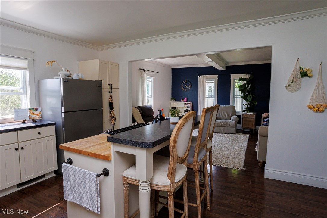 Dundee, Ohio 44624, United States, 4 Bedrooms Bedrooms, ,1 BathroomBathrooms,Residential,Active,187310