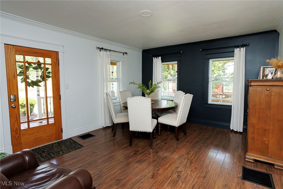 Dundee, Ohio 44624, United States, 4 Bedrooms Bedrooms, ,1 BathroomBathrooms,Residential,Active,187310