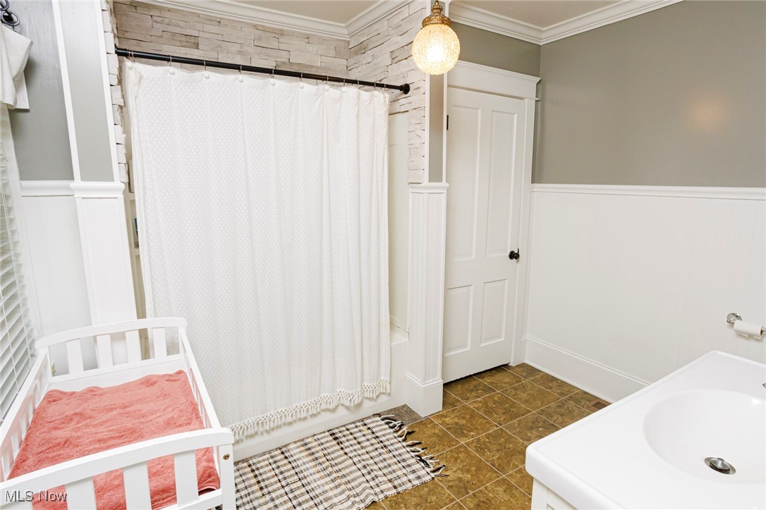 Dundee, Ohio 44624, United States, 4 Bedrooms Bedrooms, ,1 BathroomBathrooms,Residential,Active,187310