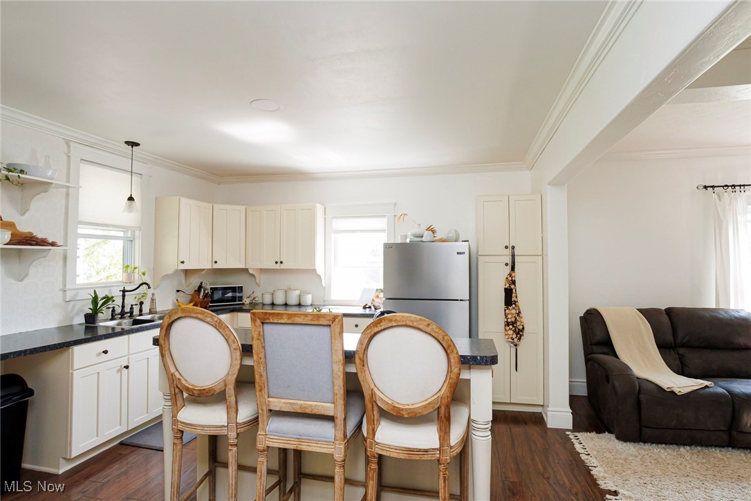 Dundee, Ohio 44624, United States, 4 Bedrooms Bedrooms, ,1 BathroomBathrooms,Residential,Active,187310