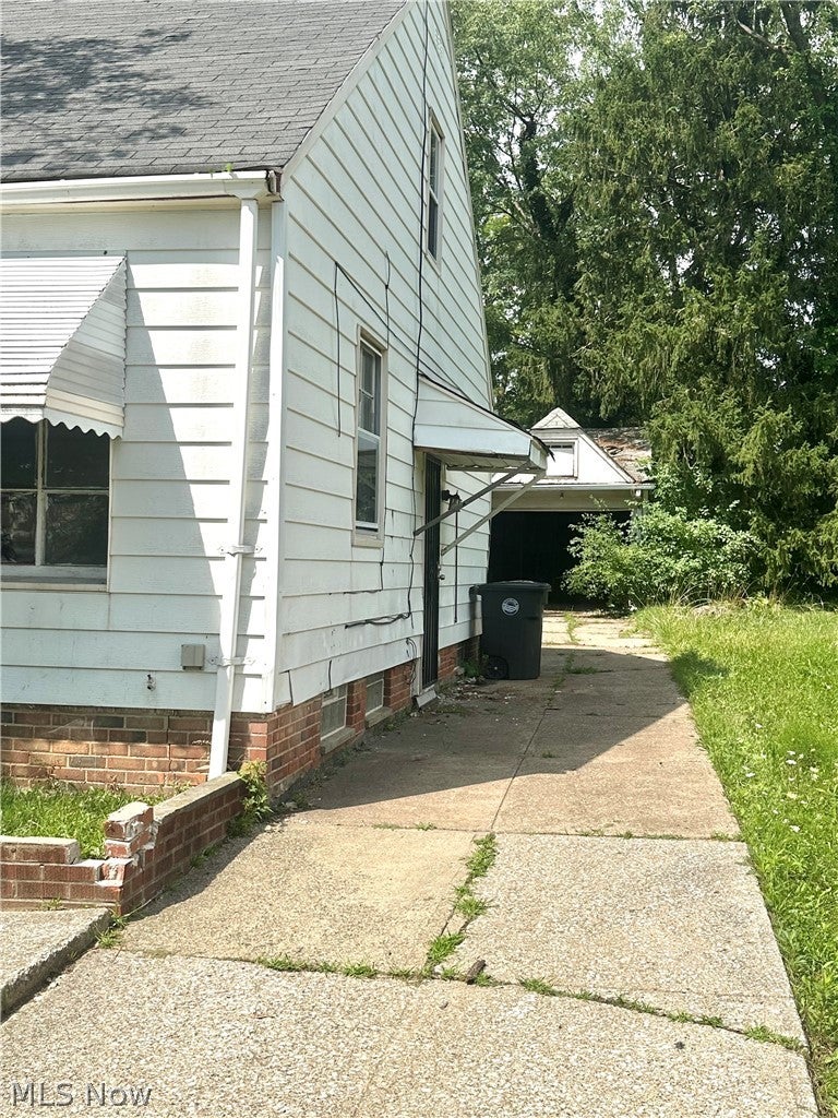 16015 S Lotus Drive