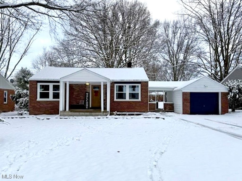 Photo of 209 Mansell Drive, Liberty, OH 44505 (MLS # 5174969)