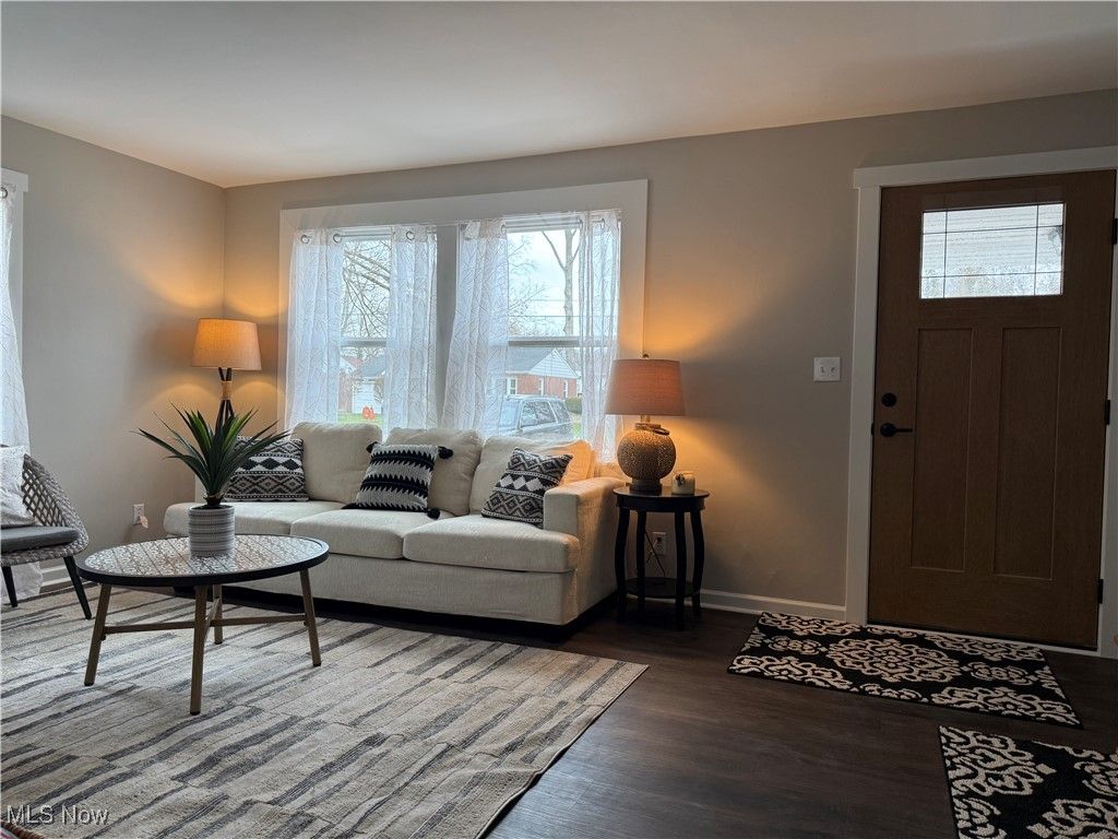 Photo of 209 Mansell Drive, Liberty, OH 44505 (MLS # 5174969)