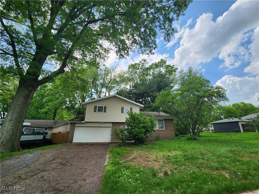 Amazing 4 BR 2.5 bath split level with attached 2 car garage on a beautiful street! Look out into the huge fenced in back yard from your deck off the newly updated sunroom. Enjoy summer dinners outdoors on the stone patio. Entertain guests in the large living room next to the beautiful sprawling eat-in kitchen equipped with all stainless steel appliances. Watch the game or set up a play area in the rec room adjoined by a half bath with new toilet. Washer, dryer, and stationary tub included for your convenience in separate laundry room. Primary BR has attached full bath.

Rental Qualification Checklist: 
-Credit score: 600+ & No recent bankruptcy. 
-No eviction history & no criminal history (involving sex, drugs or violence) 
-Monthly gross income must be at least 2.5 X Monthly Rent 
-First months rent, security deposit, renters insurance, and transferred utilities required prior to move in. 
-If you wish to apply there is a $50 app fee per adult occupant, all adult applicants must apply.
