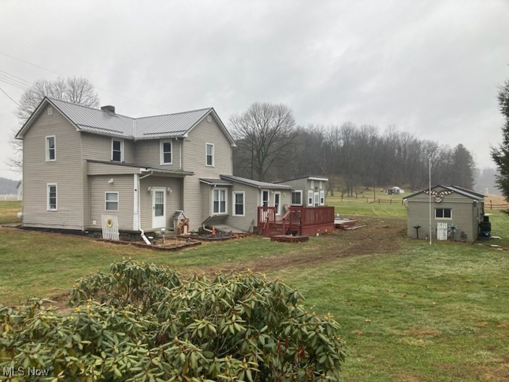 Photo of 10748 State Route 258 SE, Uhrichsville, OH 44683 (MLS # 5178884)