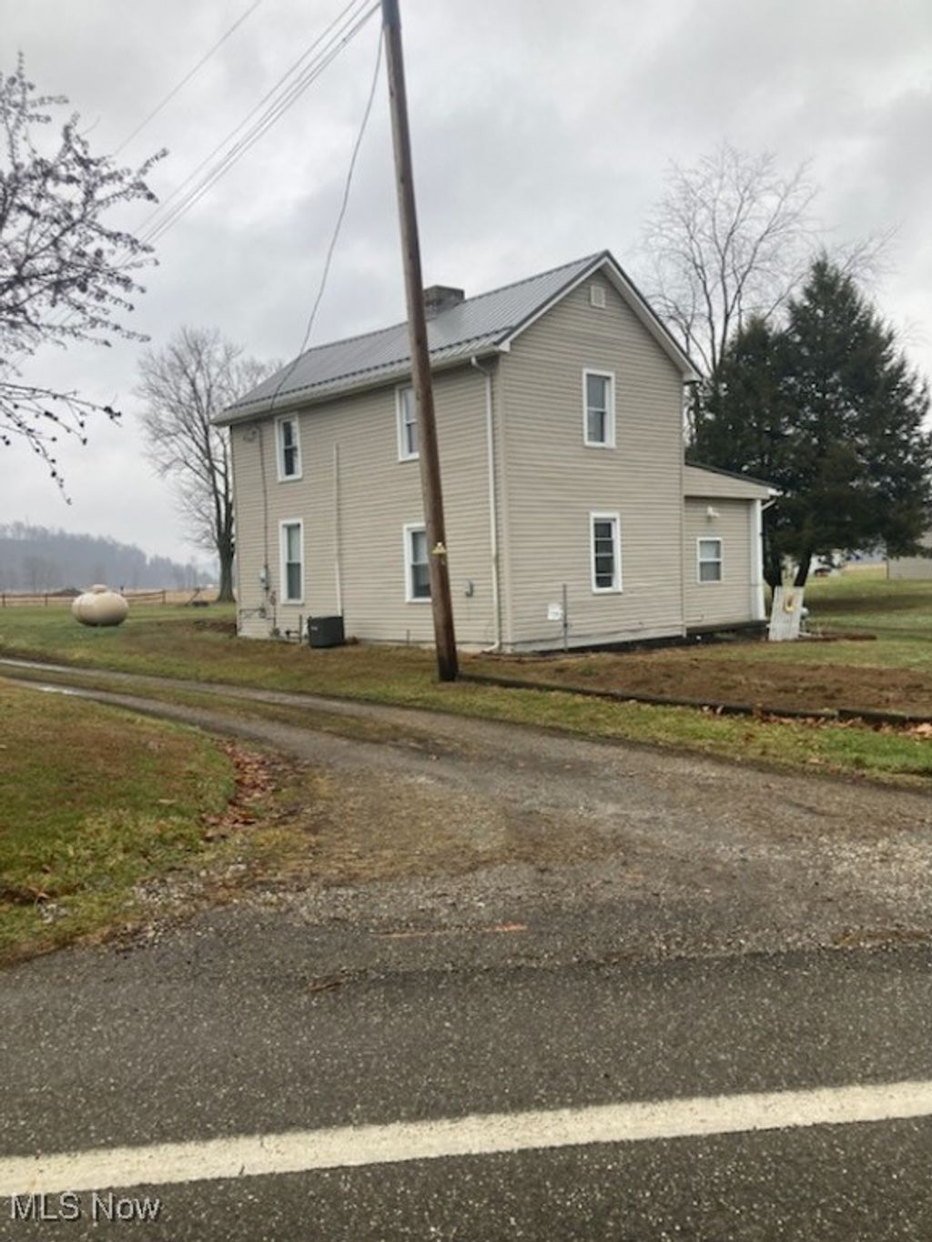 Photo of 10748 State Route 258 SE, Uhrichsville, OH 44683 (MLS # 5178884)