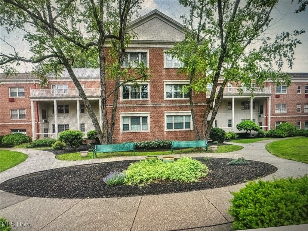 Photo of 15825 Van Aken Boulevard #104W, Shaker Heights, OH 44120 (MLS # 5183205)