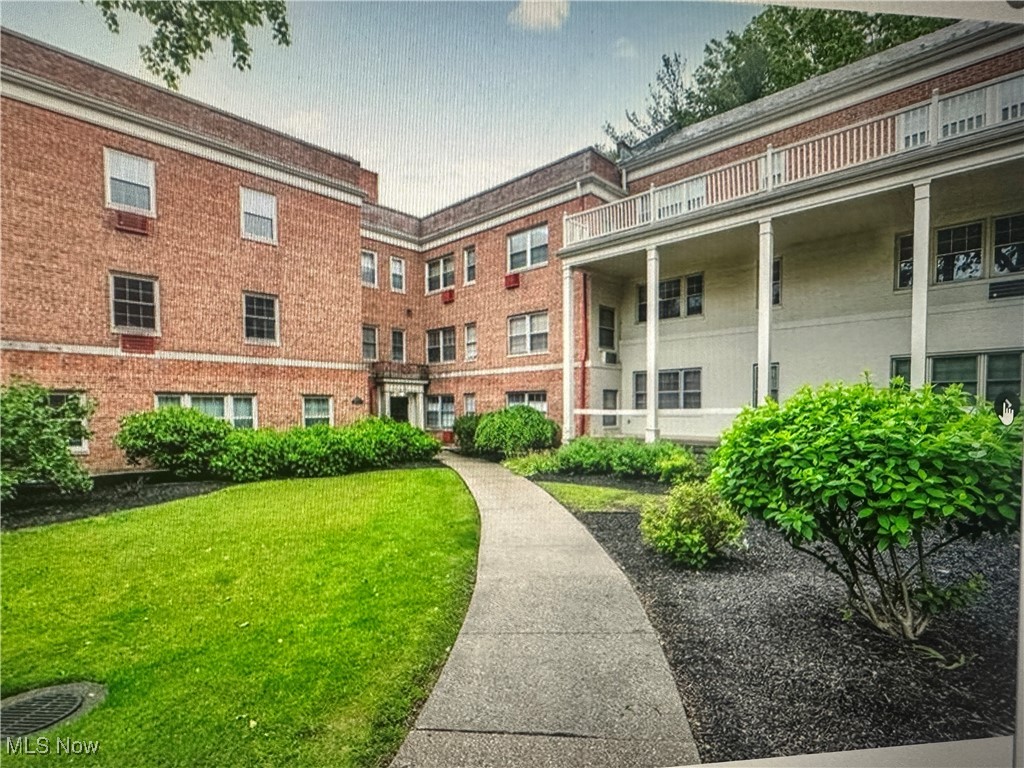 15825 Van Aken Boulevard 101W