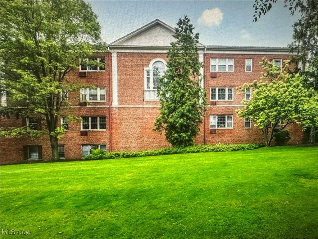 15825 Van Aken Boulevard 101W