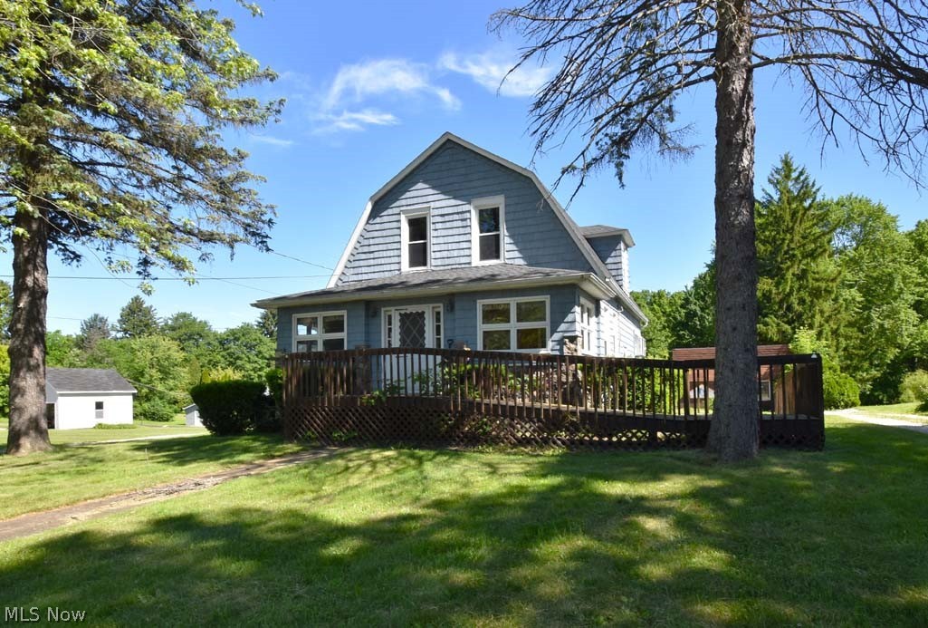 Attention business owners, & investors you are not going to want to miss out on this great opportunity! Warehouse, showroom, plus home on 2 acre lot, there is a small extra garage on the property along with a barn in the far back. So many possibilities for extra income! Property is located on the highly visible W Aurora Rd/ Route 82 in the heart of Northfield Center Township. You can rent all buildings for an additional rental income, or you can live in the home and conveniently walk right out the door to your office and warehouse. Great turnaround driveway
Zoned Commercial (C-1)! Situated on over 1 acre of land, 129 West Aurora Rd. includes a 2-story home (1,200 SF +/-) and three (3) out buildings that includes an office/showroom building (1,000 SF +/-), a storage building (1,600 SF +/-), and garage.: This is an estate sale. Call for your private tour today.
Please call or text to make your appt today.