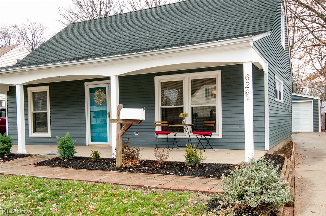 Magnificent updated Cape Cod. No other home like it. Upscale finishes, newer bath, flooring etc.
Move in Ready, Freshly painted inside and out. Oversize first floor master, large eat in kitchen and much more.