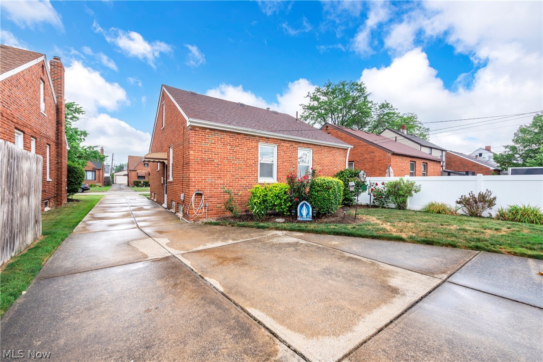 H A Stahl Props Cos Ridgewood - Residential