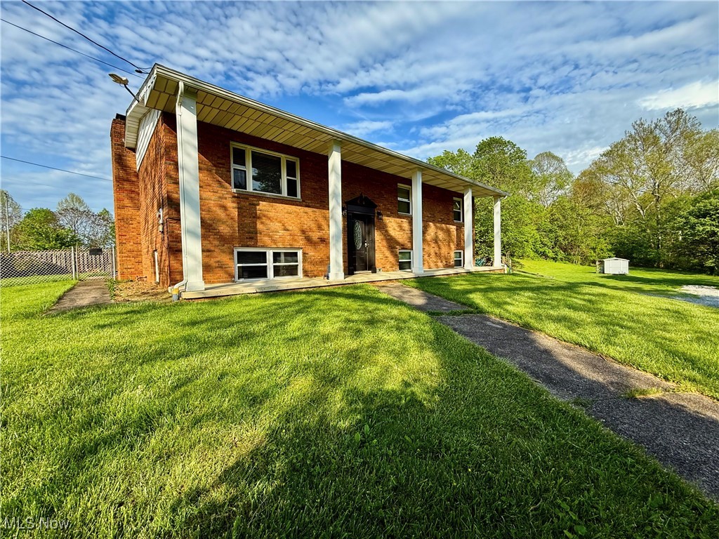 407 Keller Lane, Williamstown, West Virginia image 1