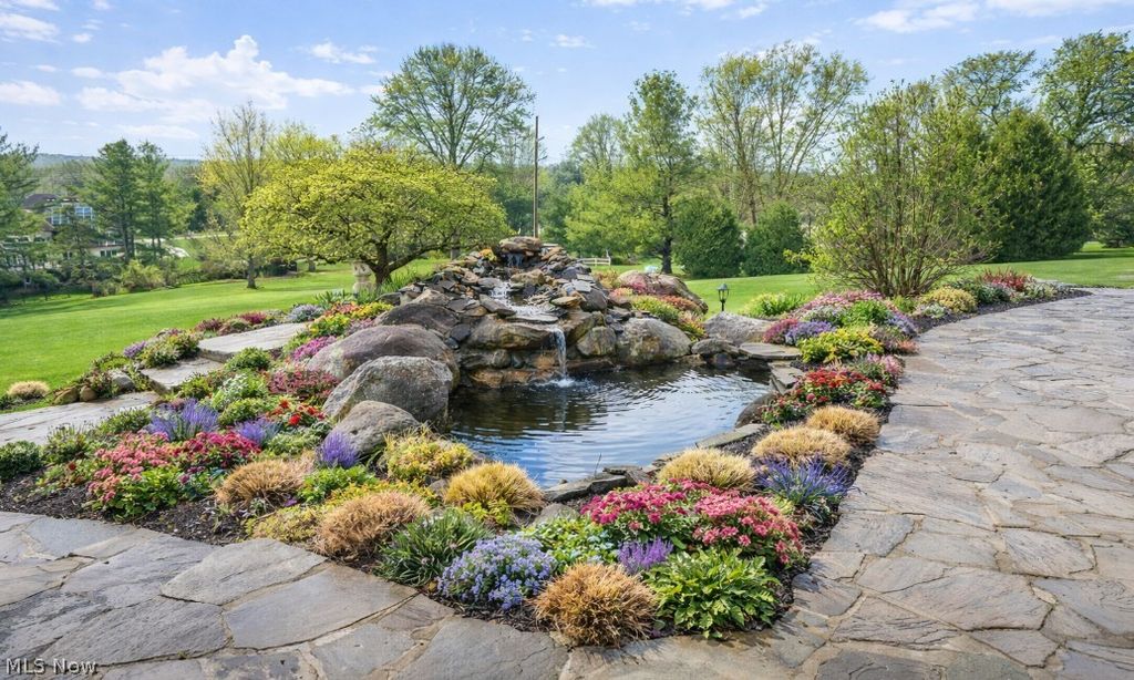 Photo of 4705 Barnsleigh Drive, Bath, OH 44333 (MLS # 5199881)