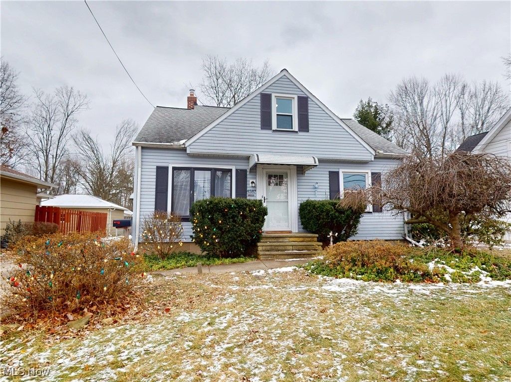 Photo of 4587 Wood Street, Willoughby, OH 44094 (MLS # 5177877)