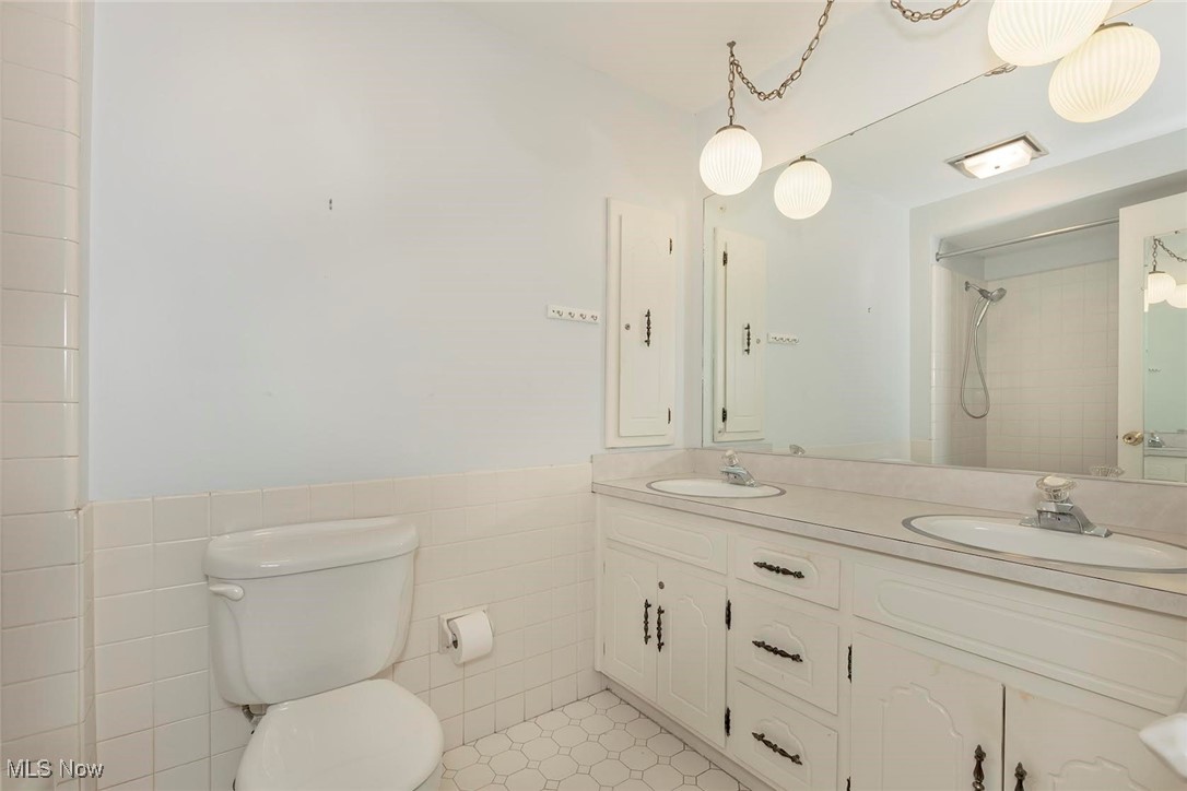 25216 Hazelmere Road, Beachwood, Ohio image 32