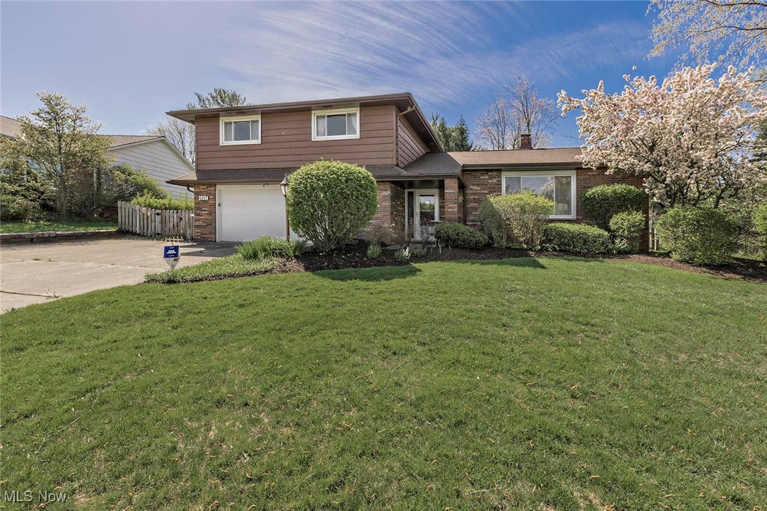 25216 Hazelmere Road, Beachwood, Ohio image 1