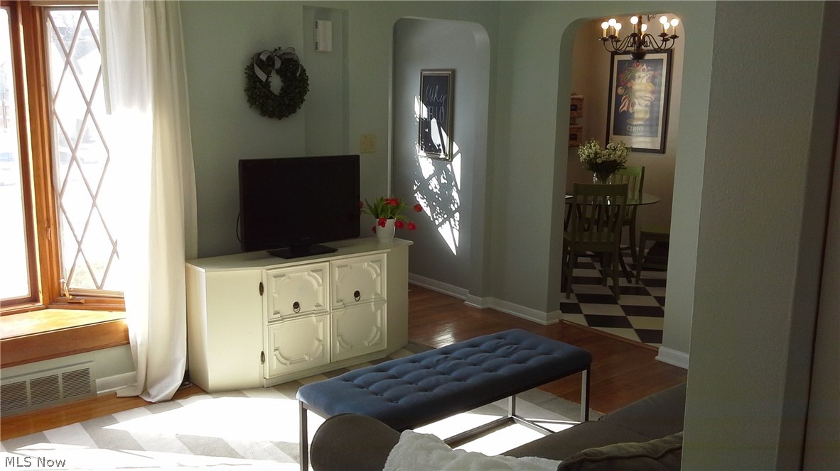 E Morans Tuxedo Farms - Residential