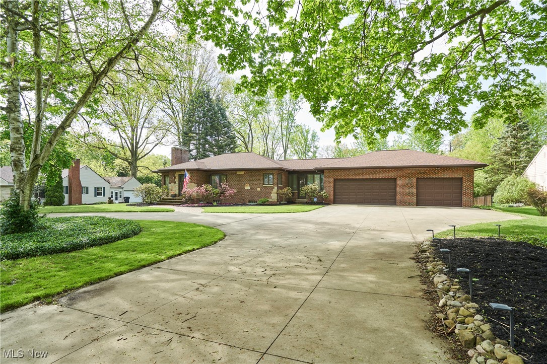 2530 Holgate Road, Akron, Ohio image 2