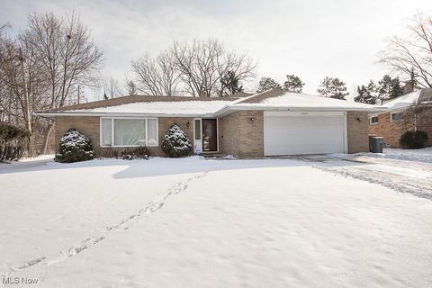 26726 Sandy Hill Drive, Richmond Heights, OH 44143 - #: 5095302