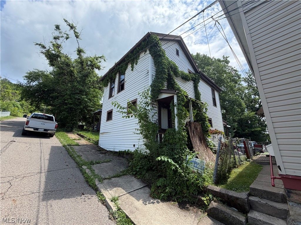 Photo of 918 Florence Street, East Liverpool, OH 43920 (MLS # 5218666)