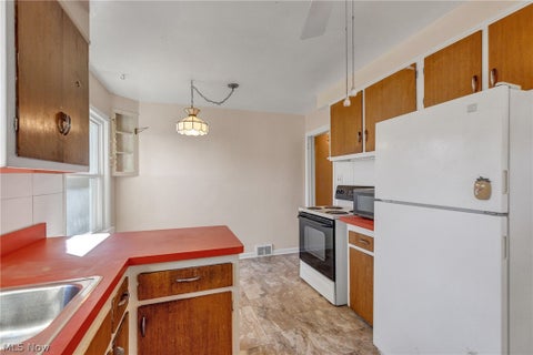 Tiny photo for 795 S Hawkins Avenue, Akron, OH 44320 (MLS # 5256445)