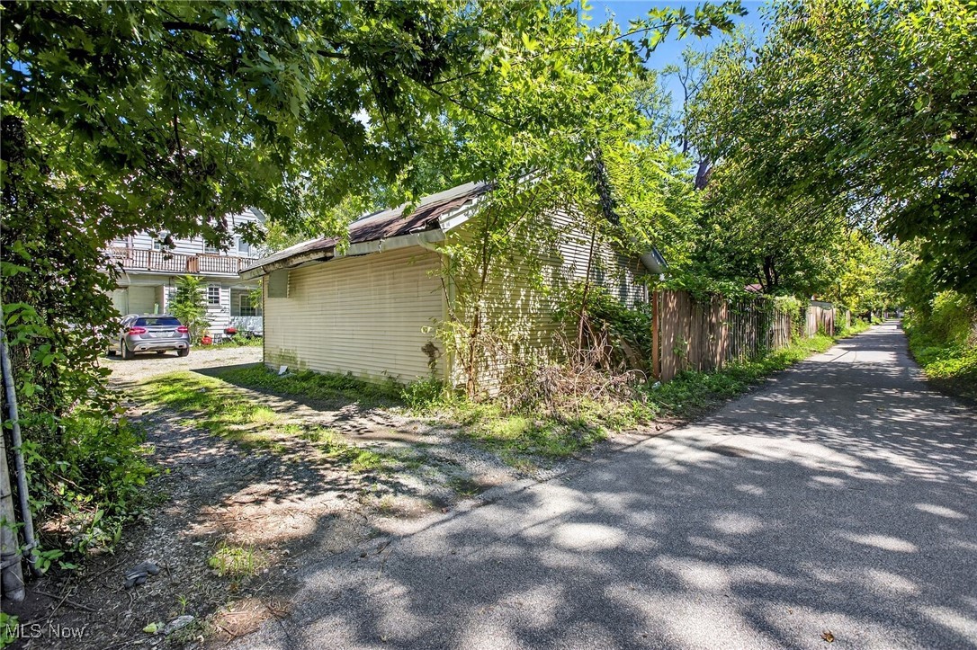 Jones Home 01 - Residential Income