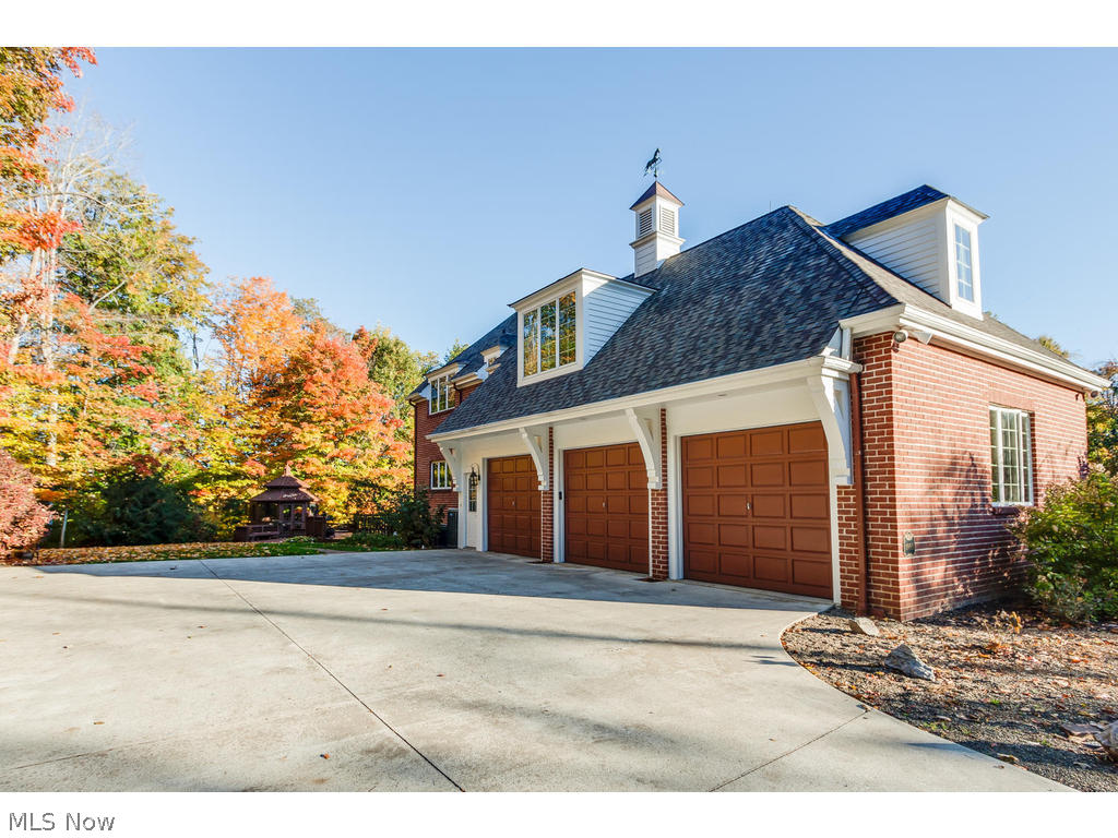 Deer Run Oval - Residential