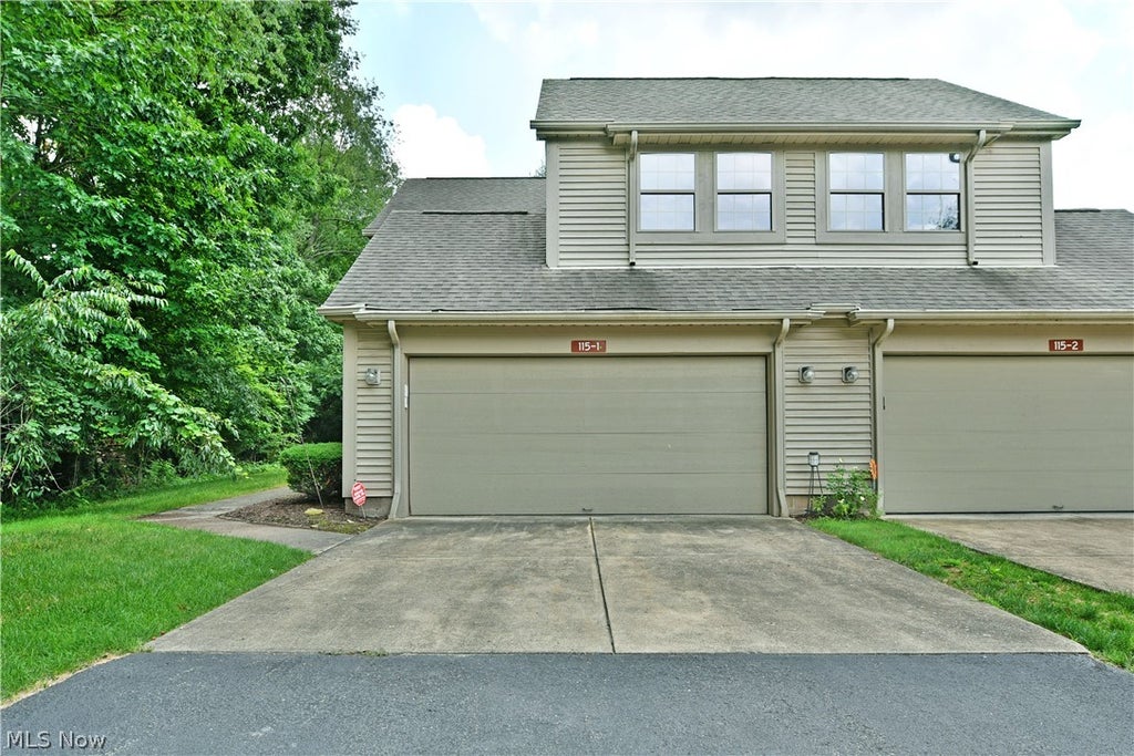 Photo of 115 N Aspen Court NE #1, Warren, OH 44484 (MLS # 5224703)