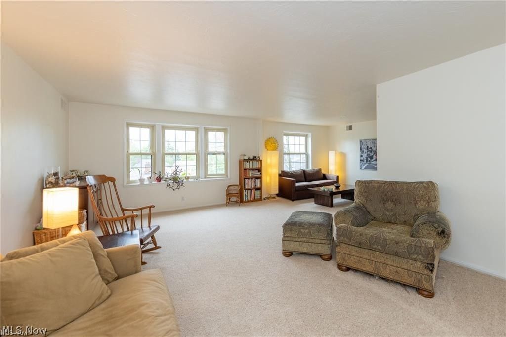 Photo of 13710 Shaker Boulevard #405, Cleveland, OH 44120 (MLS # 5191113)